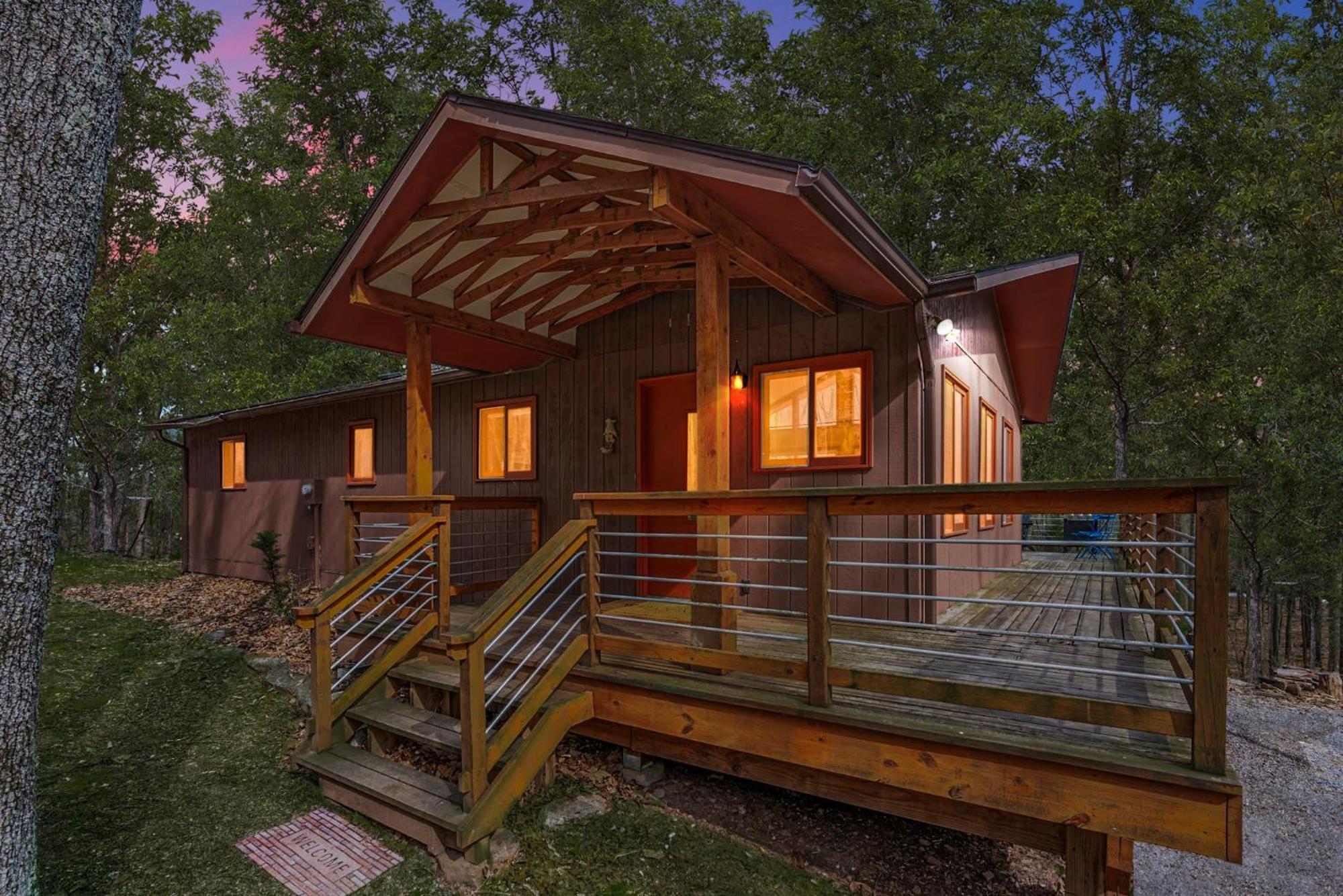 Chalet W Hot Tub, Large Deck, Grill, & Fast Wifi Berkeley Springs Kültér fotó