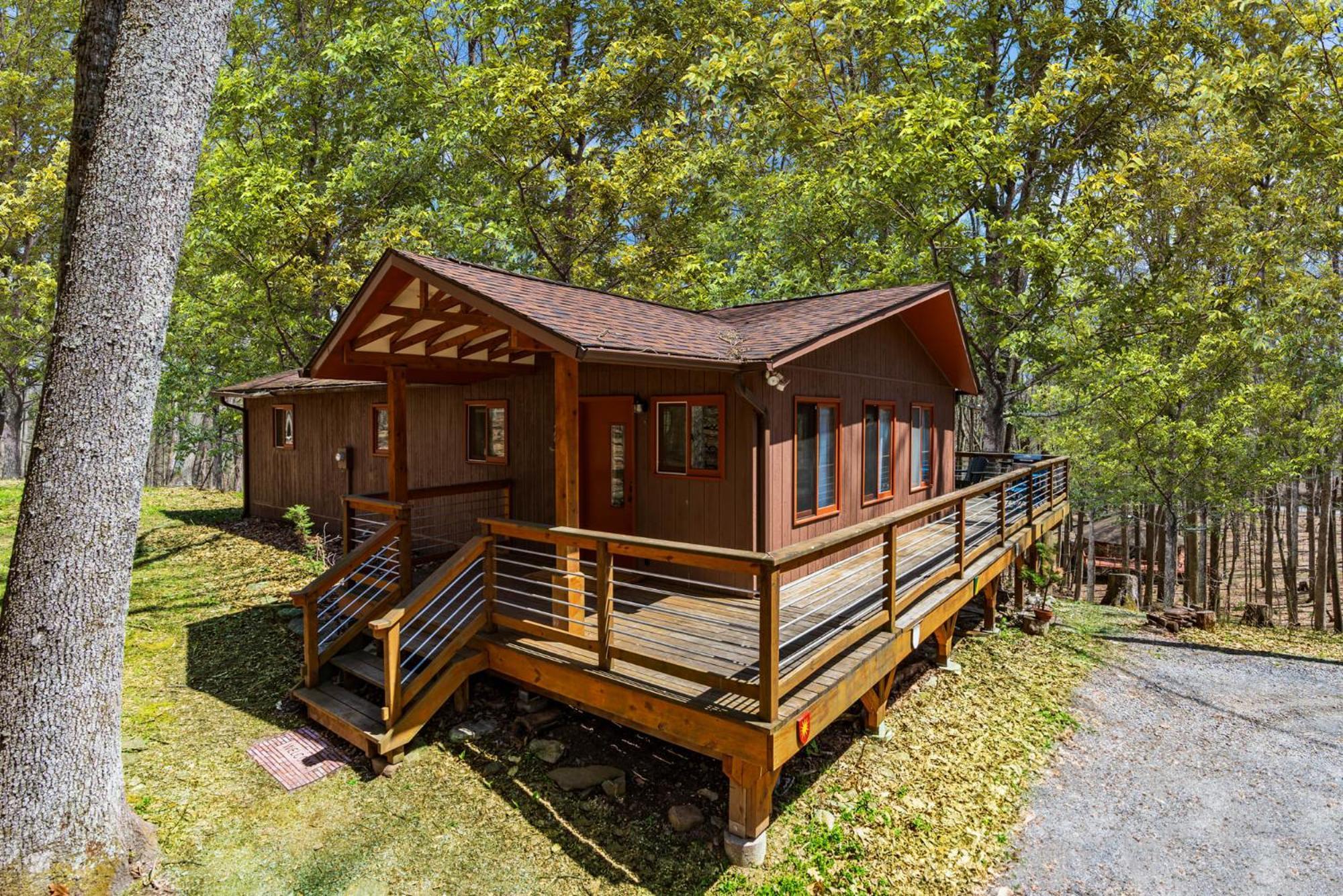 Chalet W Hot Tub, Large Deck, Grill, & Fast Wifi Berkeley Springs Kültér fotó